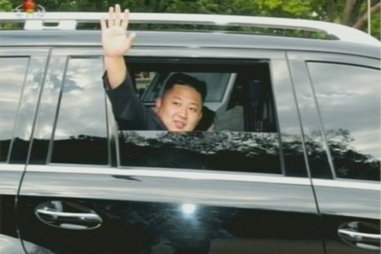 &quot;Soi&quot; Mercedes S600 chong dan cua lanh dao Kim Jong Un-Hinh-3